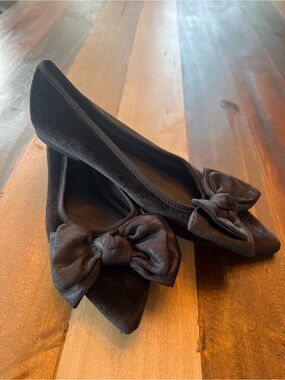 Old Navy Black Pointed Toe Bow Flats